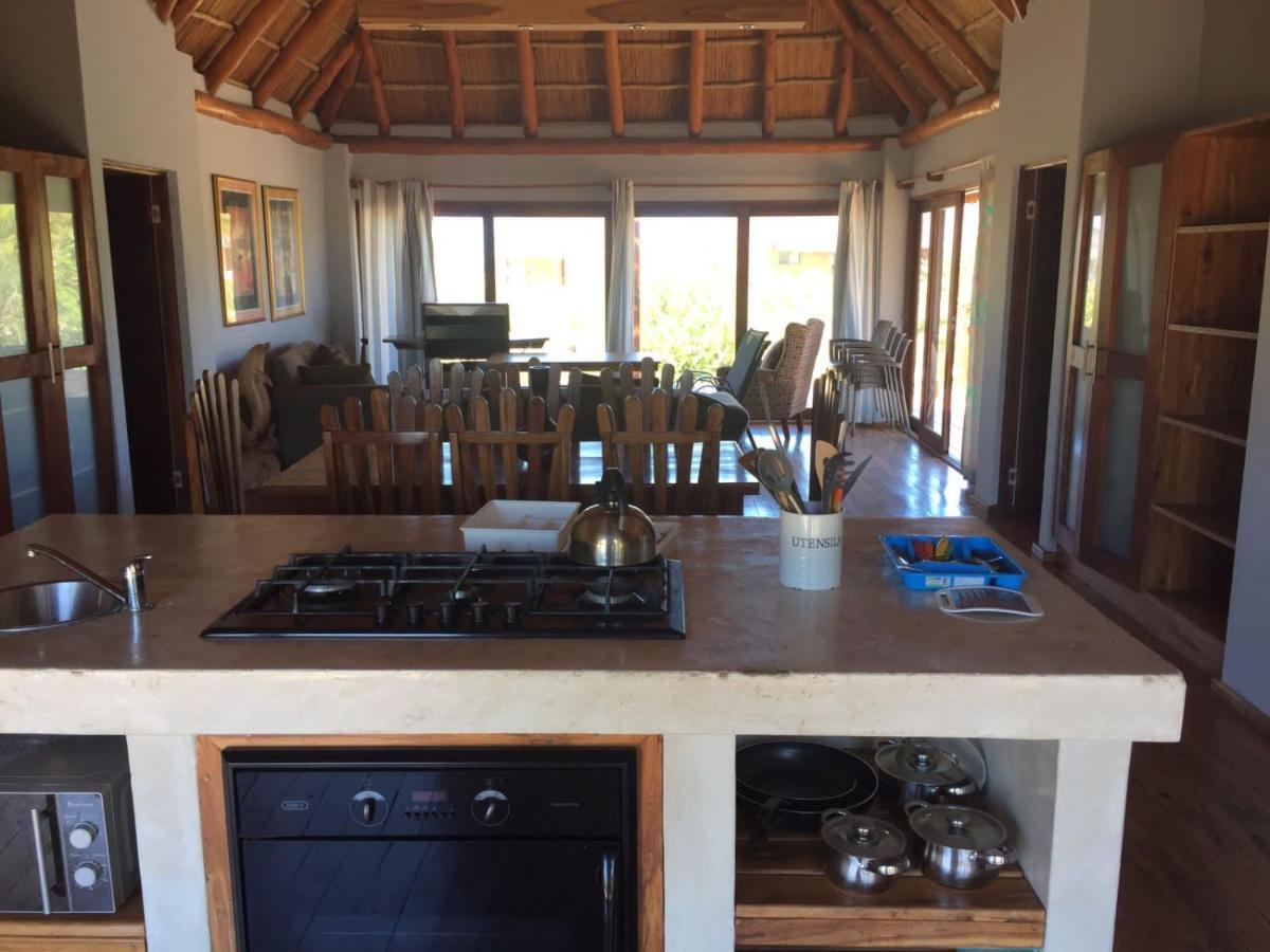 Eclectic Beach Retreat Cabo Nhamua Exterior photo