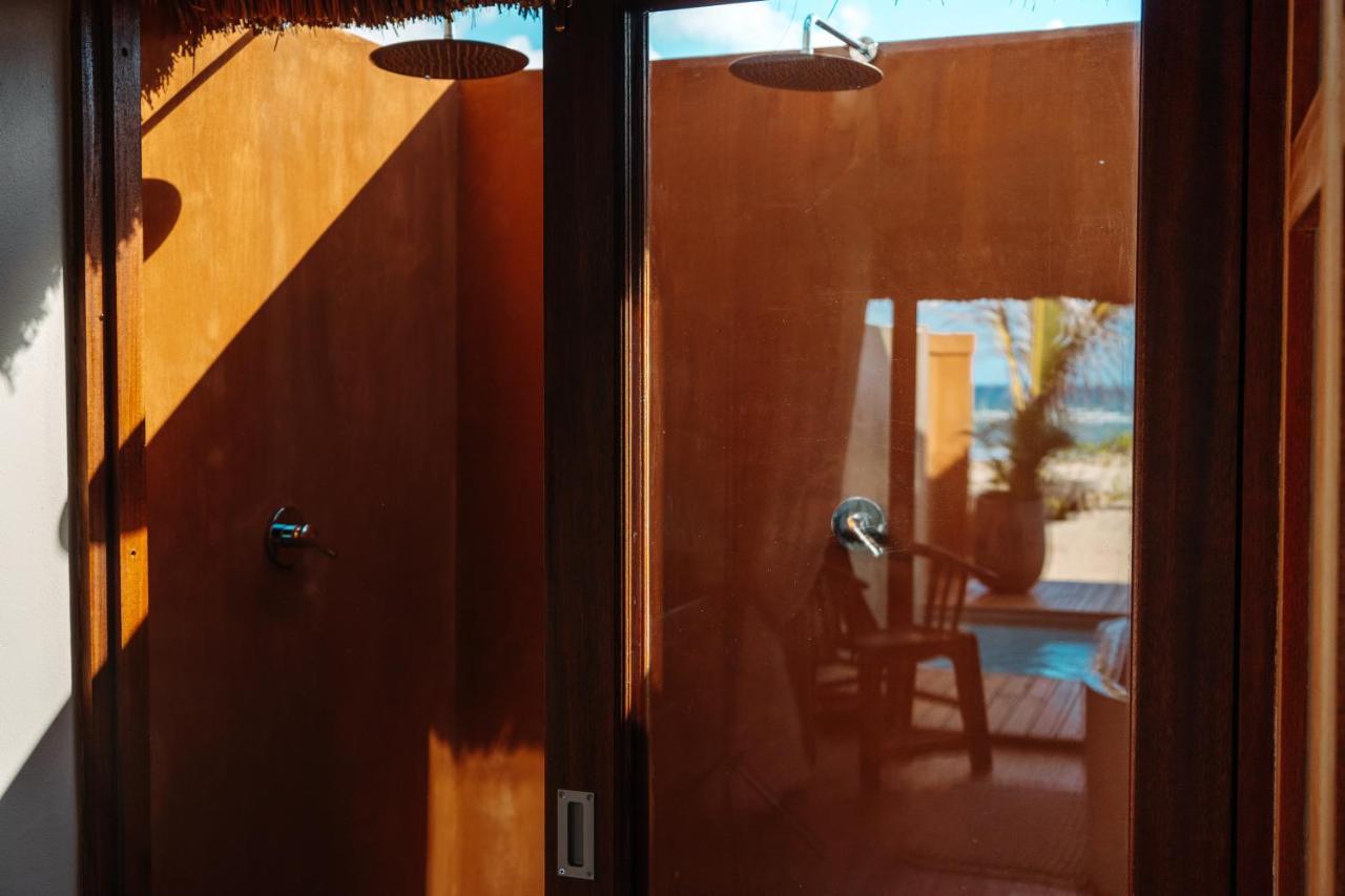 Eclectic Beach Retreat Cabo Nhamua Exterior photo